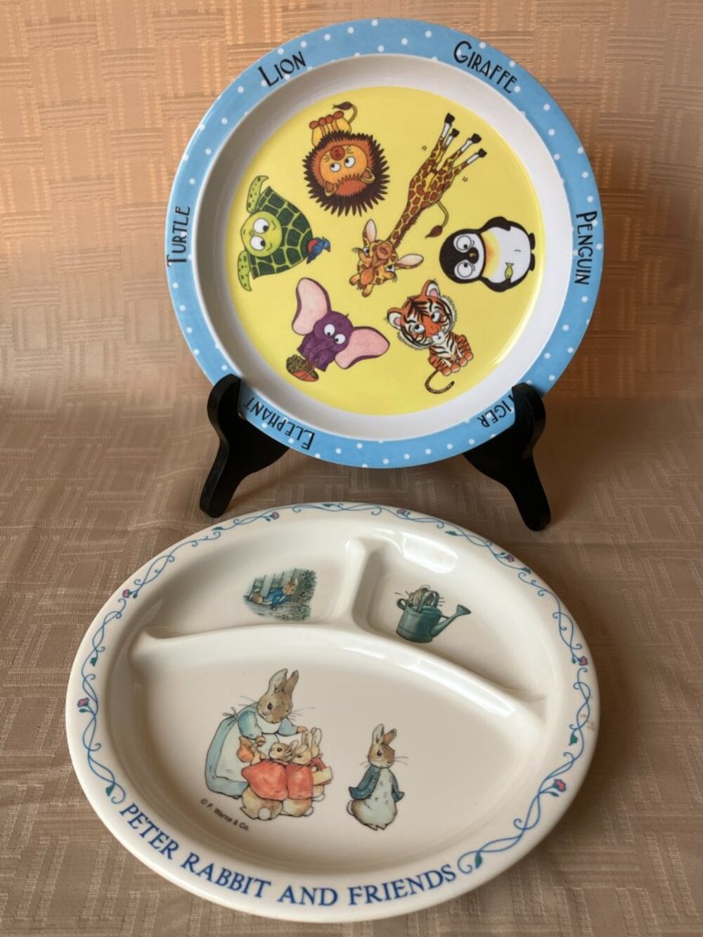 VTG Set of 2 Melamine Plates Peter Rabbit Beatrix Potter & Baby Zoo Animals